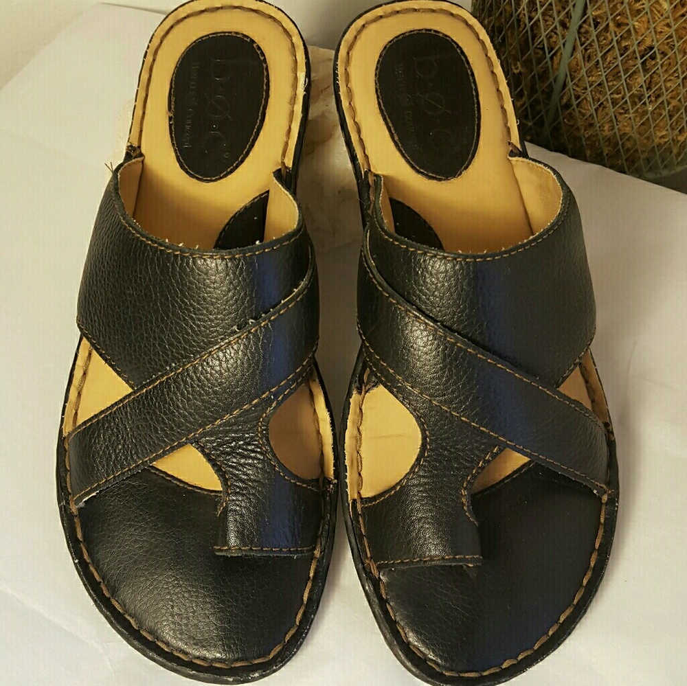 Born black sandals
